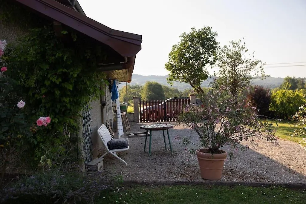 Maison De Famille Entre Lacs Et Montagnes Cusy 0*,  France